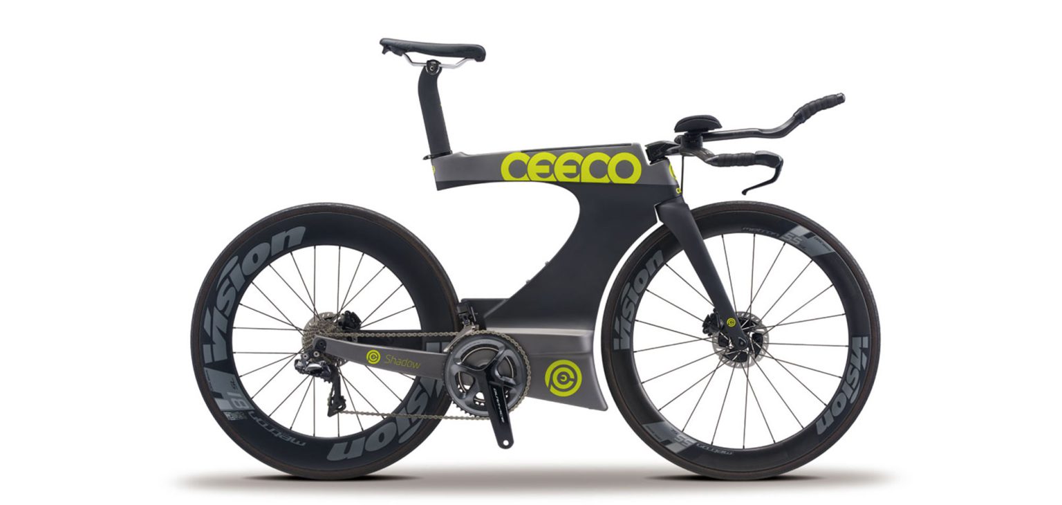 With an innovative frame geometry that minimizes air resistance, the geometry has been developed with forward performance as a top priority.
The side forks absorb road vibrations, so you can reduce fatigue even in the aero position for a long time.
With a V-shaped frame structure that eliminates the seat tube and seat stay, you can experience a body-friendly ride without the vibration of the rear part being transmitted directly to the saddle.
The front fork, weighing 1,400 grams, achieves the highest level of straight-line stability by moving the center of gravity forward.
The weight of the finished car (M size) is 9.7 kg, but it does not feel the weight when riding because of the low center of gravity design.
Built-in bento box on top of top tube
Toolbox storage under BB
Brakes: Flat Mount Disc
Expedition case (sold separately)